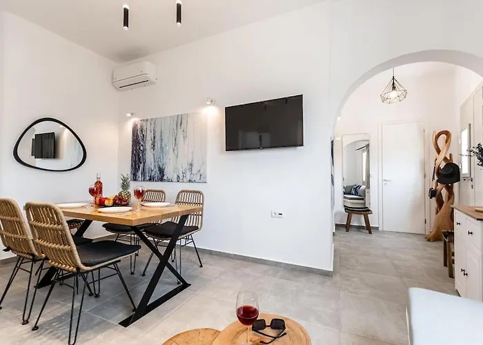 Cycladic φωσ * Naxos City